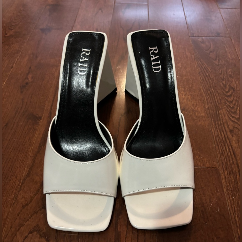 RAID Heels